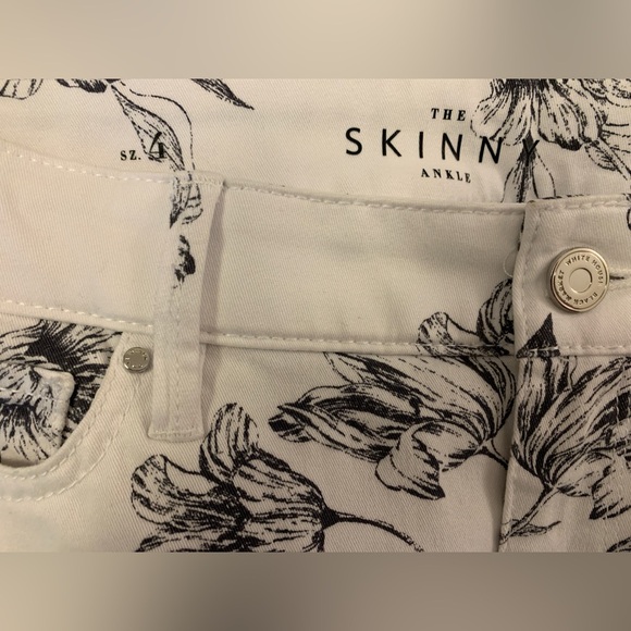 NWOT jeans WHBM “the skinny ankle” 4 mid-rise white black floral - Picture 8 of 8